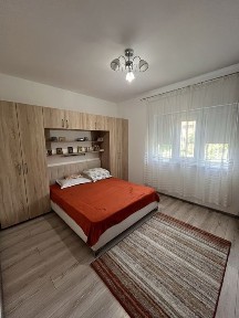 De vânzare apartament cu 2 camere, cartier 1 Mai