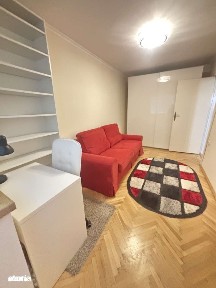 Închiriez apartament cu trei camere complex