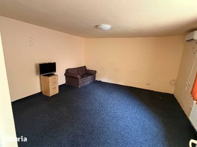 Casa cu Curte Privata | 90 mp | Parcare | Zona Linistita | Giulesti