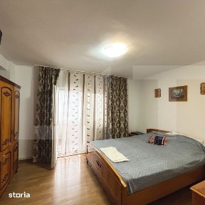 Apartament de 3 camere, zona Stejari