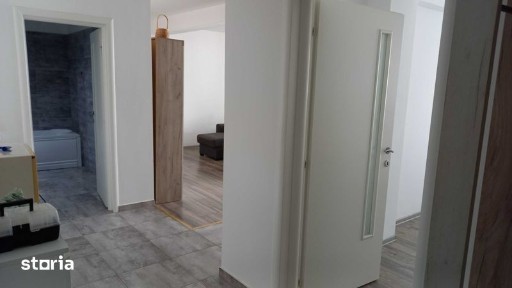 Inchiriez apartament in Floresti