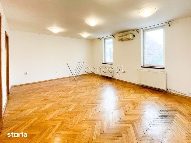 Apartament cu 4 camere in vila Piata Traian