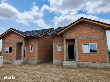 DUPLEX MANSARDABIL - SEPARAT PRIN BAIE - PERSONALIZARE INTERIOARA