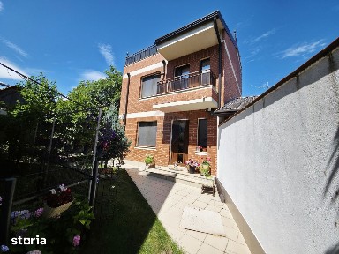 Casă de vânzare - Zonă Centrala Piatra Neamt