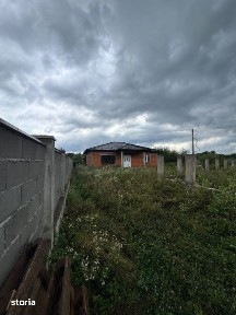 Casa la rosu, 132 mp utili, 5,6 ari, zona Sacalaseni