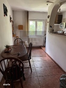 Apartament 2 camere, str Vicina, decomandat, 61 mp