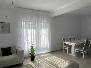 Casa noua cu etaj - 5 camere