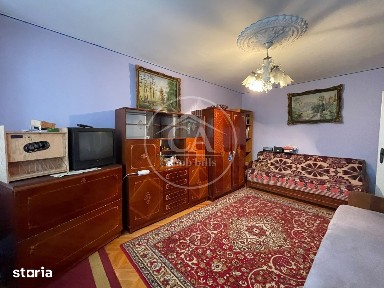 Apartament de vânzare cu 3 camere în zona Dacia, Oradea