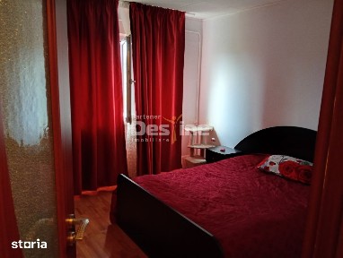 apartament decomandat 3 camere, cartier Rovine