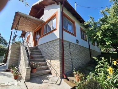 Casa 5 camere, baie, bucatarie, 134 mp, teren 1.200 mp, deschidere 45m
