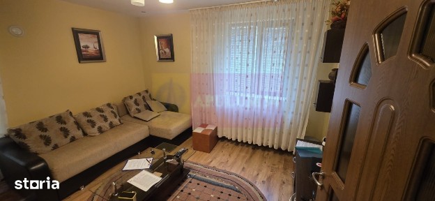 Apartament cu 2 camere de vanzare in Sinaia