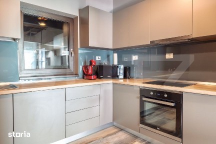 Apartament cu 3 camere, 80 mp, 2 bai, terasa 11 mp, zona Centrala