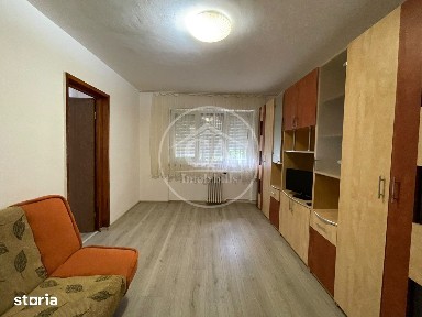 Apartament de vânzare cu 2 camere în zona Rogerius, Oradea