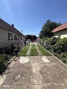 Casa Sandrei, teren 1414 mp, strada asfaltata