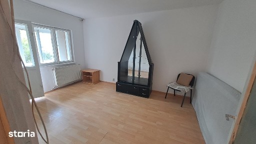 Bd. Bucuresti garsoniera confort I etajul II