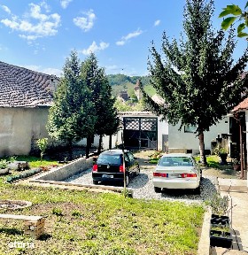 Casă săsească, gospodărie, 4 camere, Ațel, Jud. Sibiu - gata de locuit