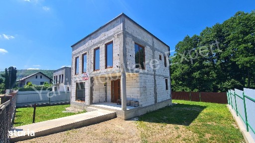 Casă de vânzare în comuna Băiculești, județ Argeș.