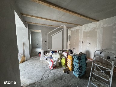 Casa semifinisata cu intrare comuna | 53 mp utili | Strada Luceafărul