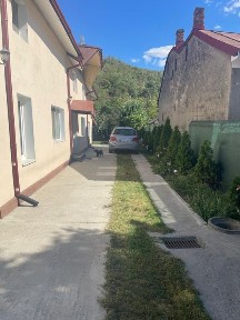 Casa si teren de vanzare
