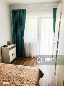 Apartament cu trei camere in zona Podu de Fier