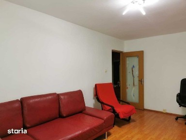 Inchiriez apartament 3 camere Central