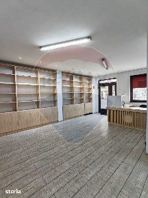 Casă / Vilă cu 4 camere de vânzare în Brasov, zona Blumana
