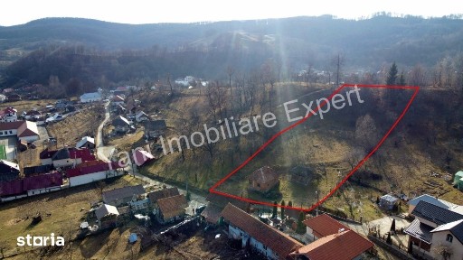 Casă bătrânească + teren de vânzare în comuna Cicănești, Județ Argeș.