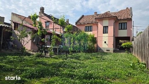 Casa 8 camere + Teren 441 mp, Central