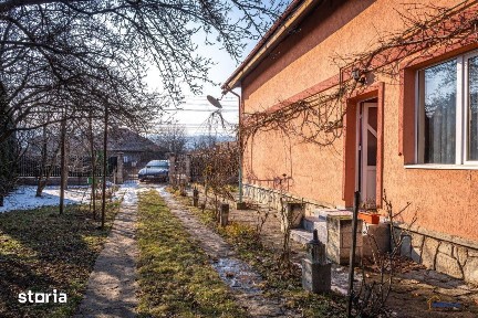 Casa spatioasa din Comanesti - locuinta pentru familii mari sau sedi