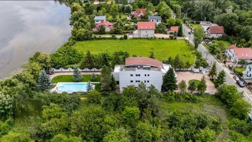 Vând 60% din vilă cu deschidere la lac în Buftea 1250 mp construiți