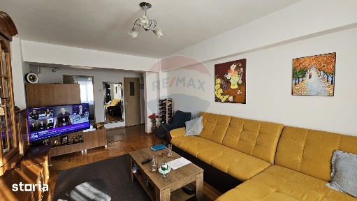 Apartament cu 3 camere decomandat de vânzare Burdujeni, Suceava