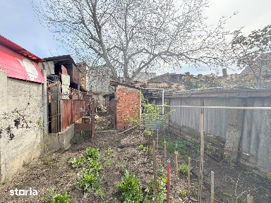 Apartament de vanzare la curte comună, 67,5 mp utili, teren 213 mp