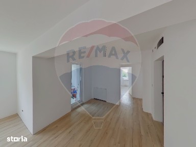 APARTAMENT CU 4 CAMERE DE VANZARE