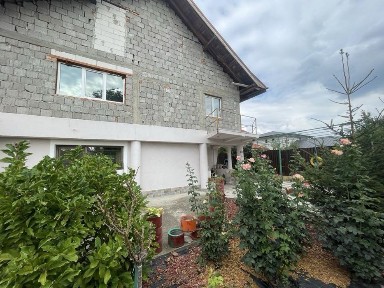 Casă de vânzare