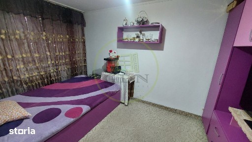 Apartament 3 camere, semidecomandat, Valea Rosie, zona Piata