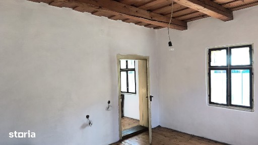 De vanzare 2 case intr-o curte in Silea NirajuluI