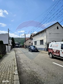 Casă / Vilă cu 3 camere de vânzare în zona Central