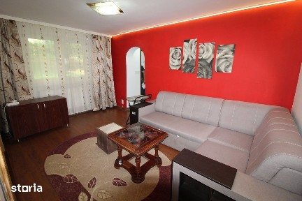 Vând apartament 3 camere în Hunedoara, Micro6-Batiz/Profi, 44mp.