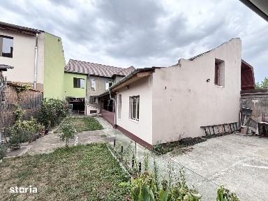 Imobil cu 3 apartamente - 270 mp construiti - langa Palatul Baroc - lo