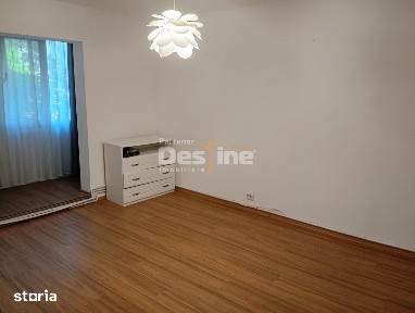 apartament decomandat 4 camere, cartier 1 mai (centrala termica, AC)