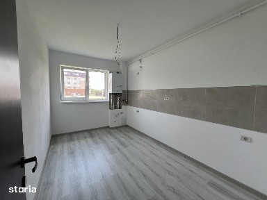Proprietar vând garsonieră 40 mp + loc de parcare în Subcetate City 2