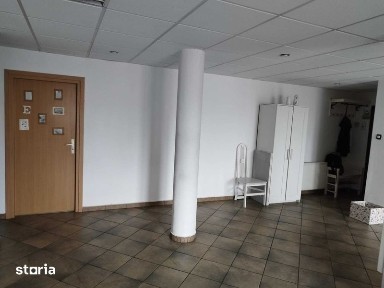 Inchiriez apartament zona Centru Civic