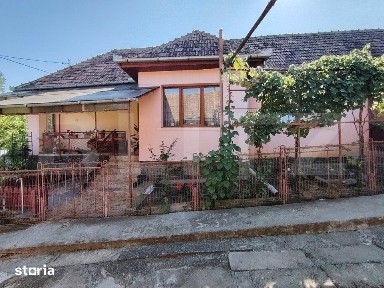 Vanzare casa cu 3 camere in Bardesti, 1600 mp teren