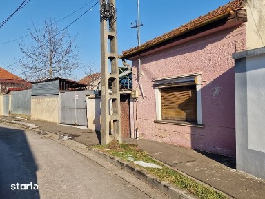 Vand casa veche in Oradea, aproape de parcul salca si Lotus Center