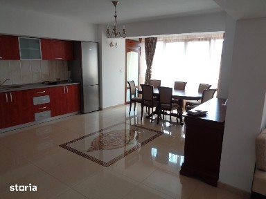 Apartament 3 camere, Centru, etaj 2, finisaje lux, mobilat, centrala