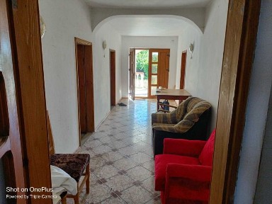 Casă de vânzare în comuna Hălăucești - 176 mp utili, teren 1.600 mp