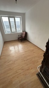 Apartament decomandat de 3 camere în Păcurari - Petru Poni, zonă cu acces la magazine, școli, grădinițe și transport în comun