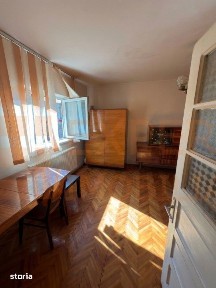 Casa P+1 de vanzare, 4 camere, aproape de centru, ideala pentru locuit