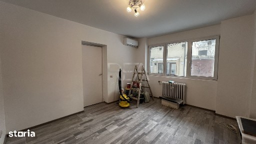 Garsoniera ultracentrala ASE - Piata Lahovari | Renovare recenta