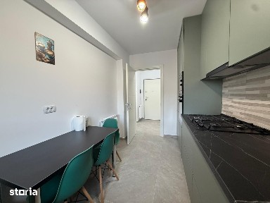 Apartament cu 3 camere de închiriat în Tractorul